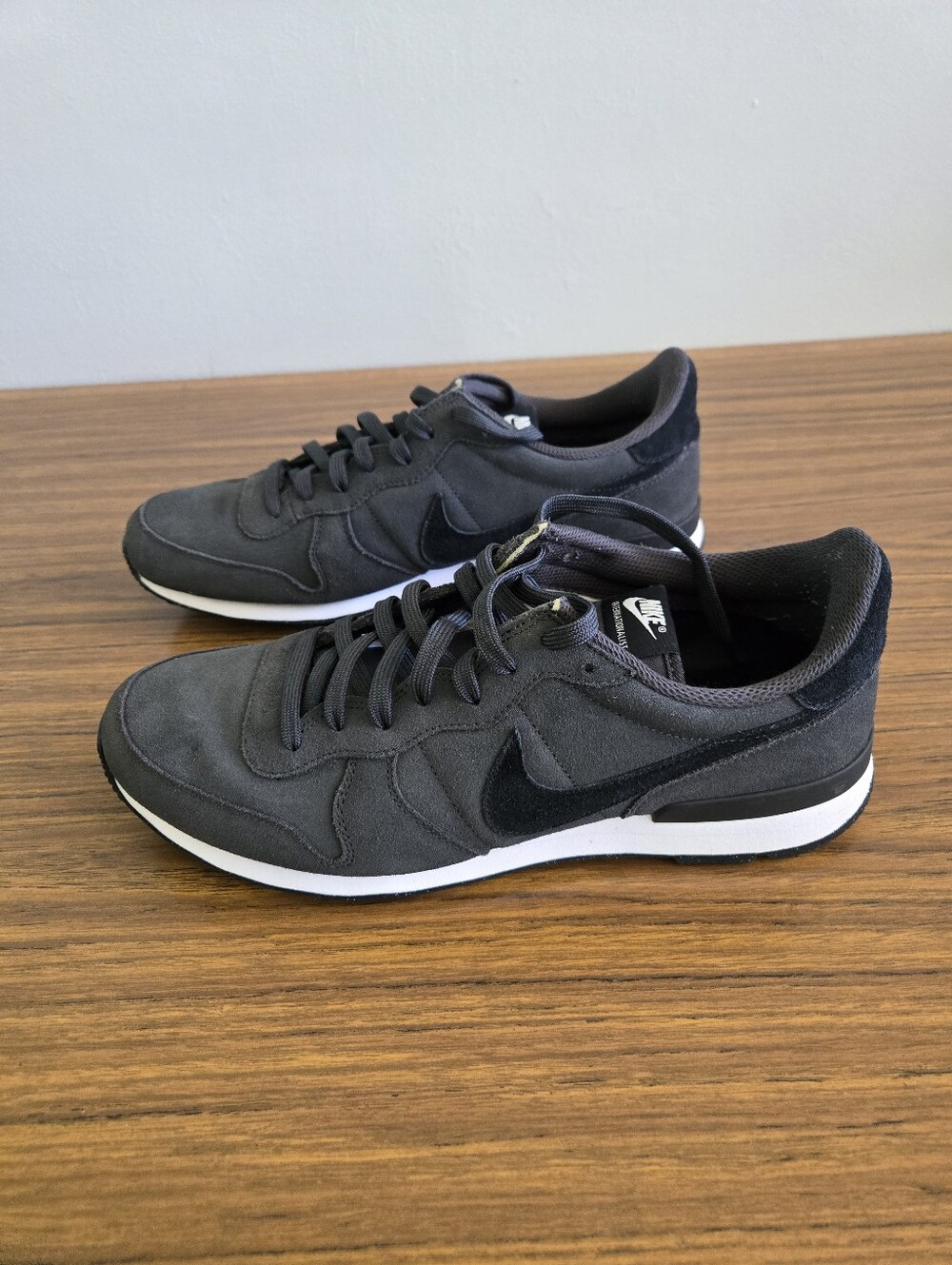 Nike Men's 12 Internationalist Black Suede Sneakers Retro Monochrome 828790-995
